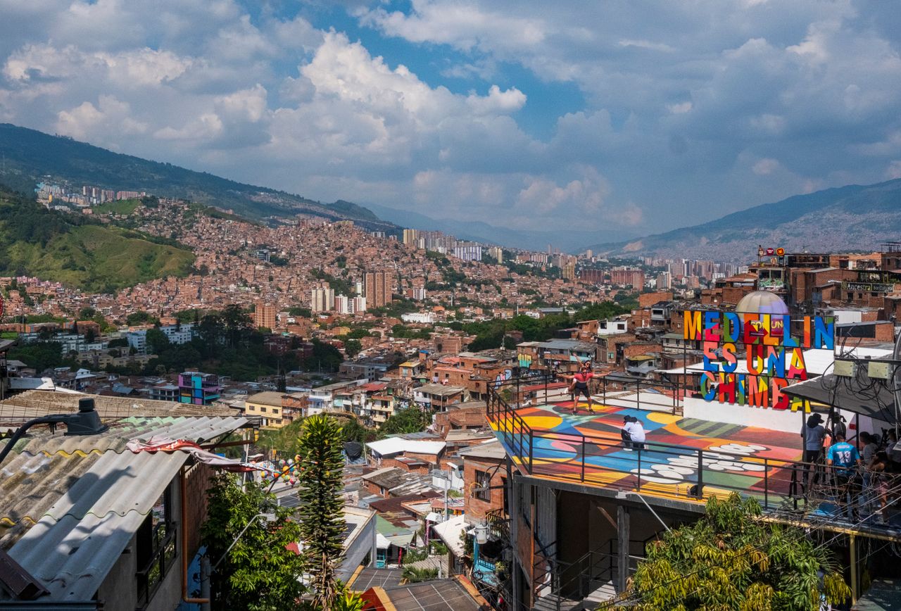 spanish schools Medellín